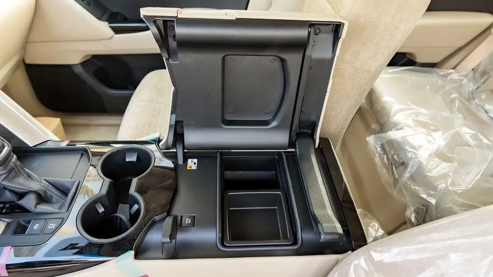 2026 Toyota Land Cruiser GXR 3.5L AT Petrol (Basic) - Image 15