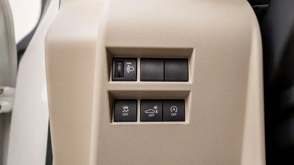 2026 Toyota Land Cruiser GXR 3.5L AT Petrol (Basic) - Image 9