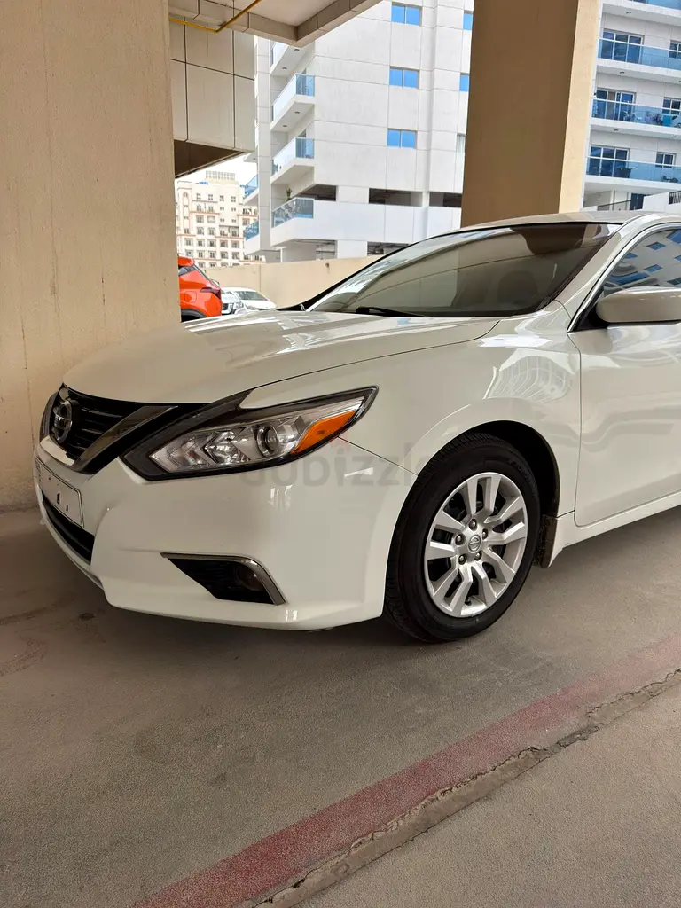 Nissan Altima SE 2018 - Well Maintained - American Specs - Image 4