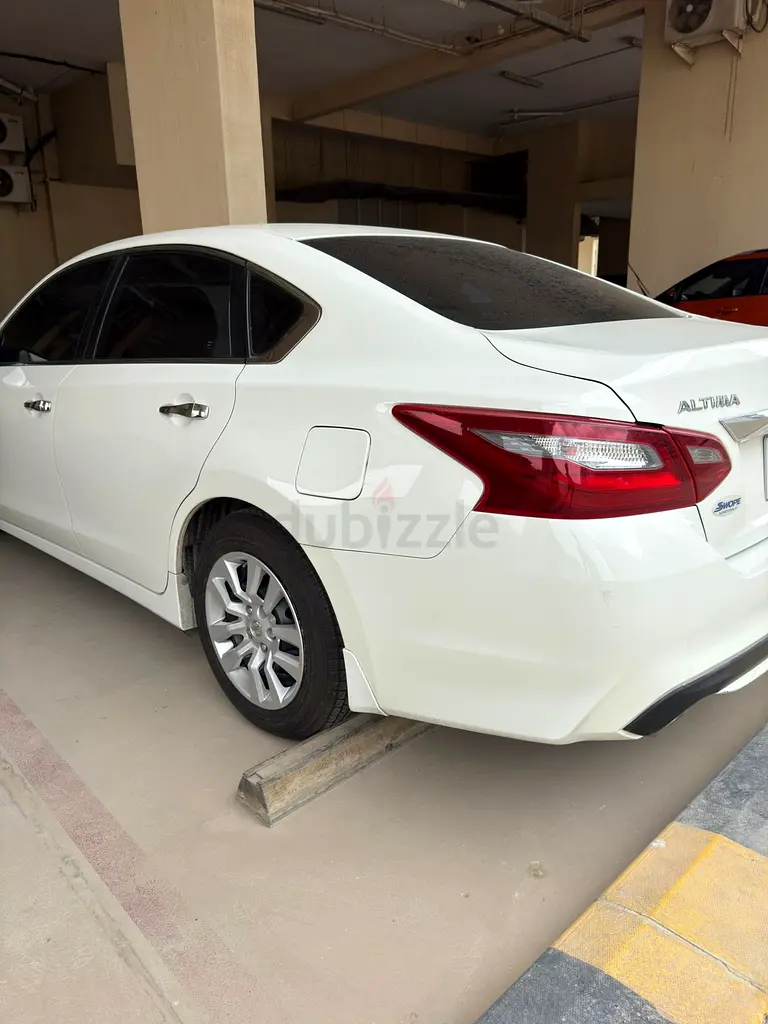 Nissan Altima SE 2018 - Well Maintained - American Specs - Image 5