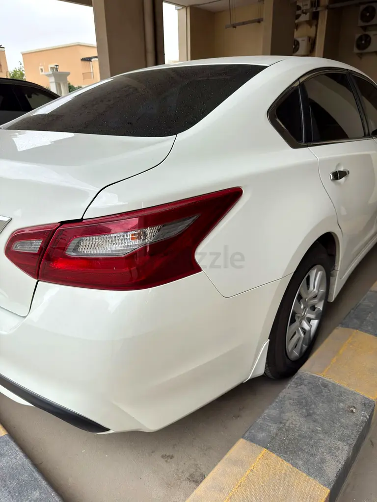 Nissan Altima SE 2018 - Well Maintained - American Specs - Image 6
