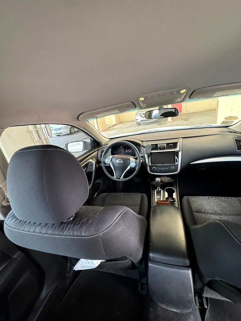 Nissan Altima SE 2018 - Well Maintained - American Specs - Image 7