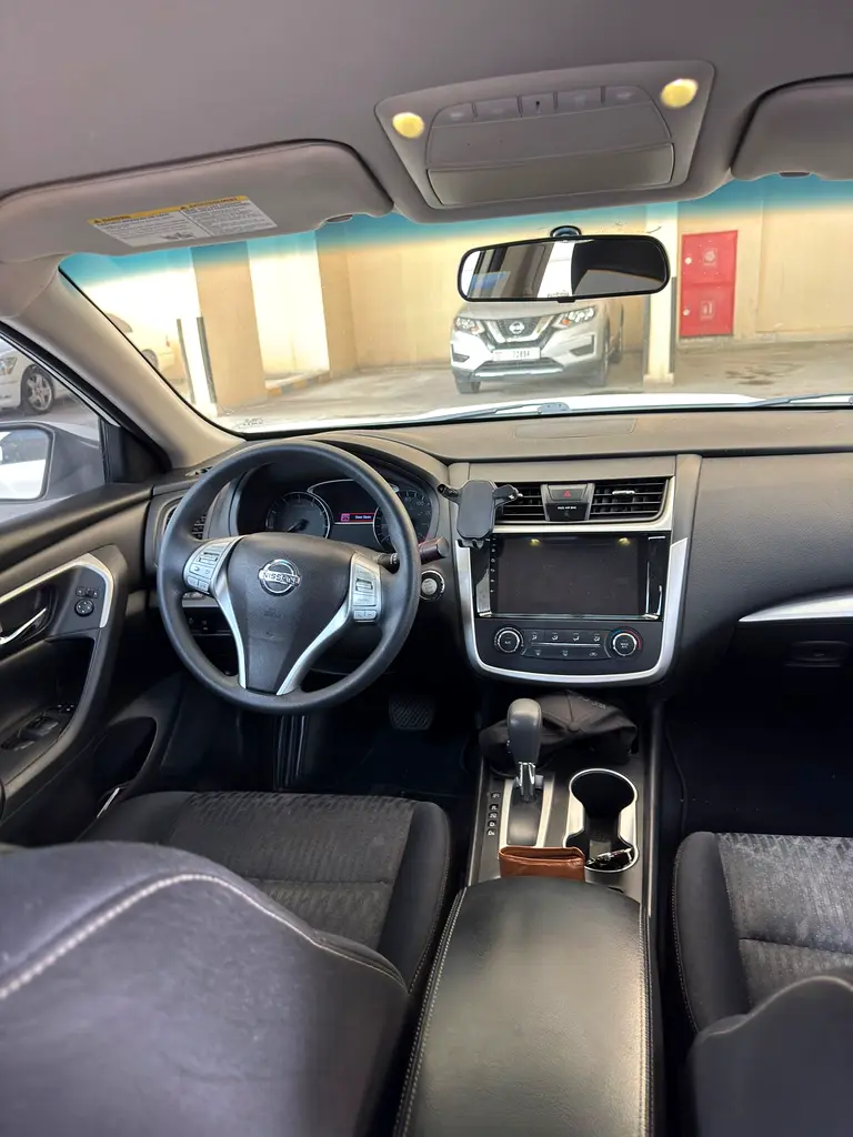 Nissan Altima SE 2018 - Well Maintained - American Specs - Image 8