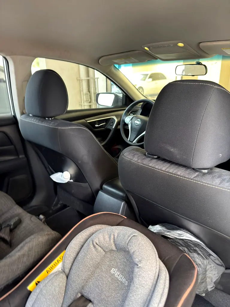Nissan Altima SE 2018 - Well Maintained - American Specs - Image 9