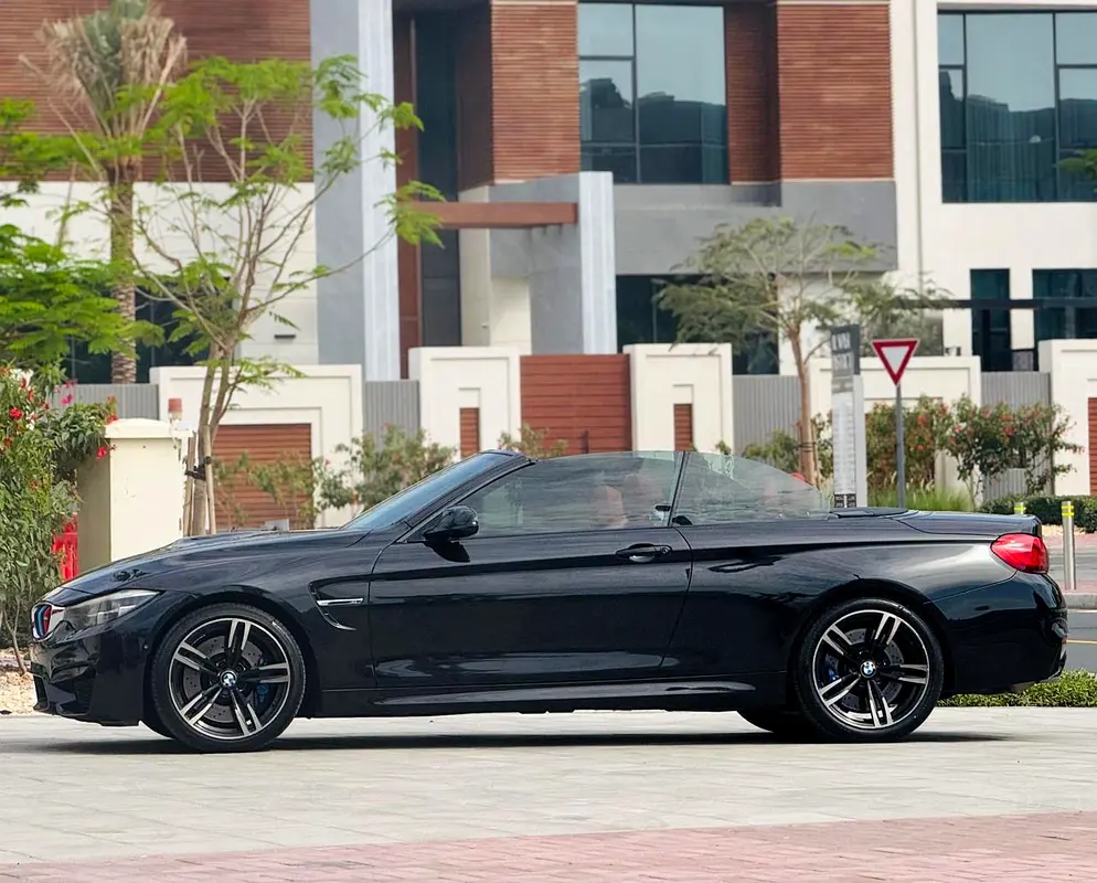 2018 BMW M4 CONVERTIBLE GCC SPECS IN EXCELLENT CONDITION - Image 8