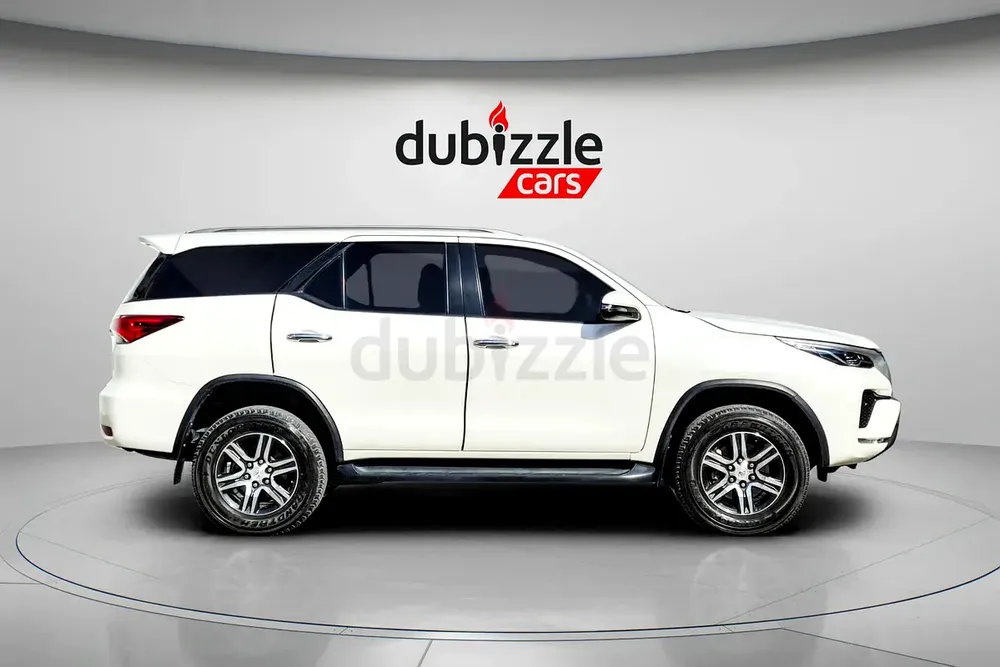 AED 1368/month | 2022 Toyota Fortuner  | GCC Specs | Ref#450252 - Image 4