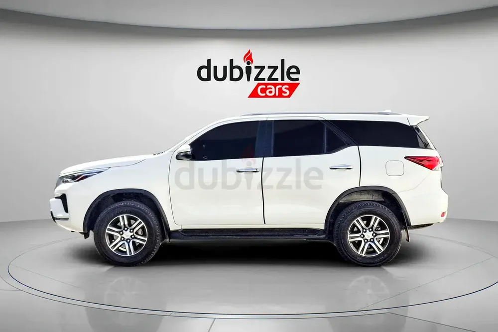 AED 1368/month | 2022 Toyota Fortuner  | GCC Specs | Ref#450252 - Image 5