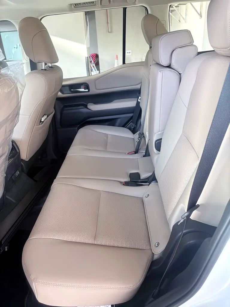 2026 Toyota Land Cruiser Prado GXL (GCC Spec) – Like New, Only 2,300 KM! - Image 7