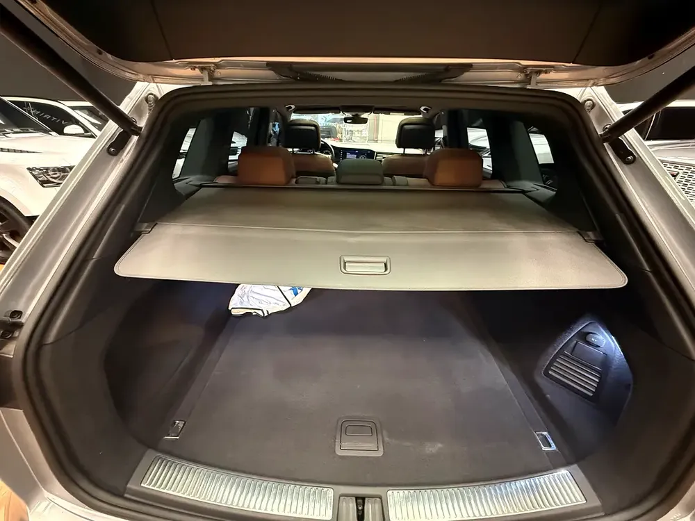 Volkswagen Touareg Highline 2018 - GCC Specs - Excellent Condition - Image 11