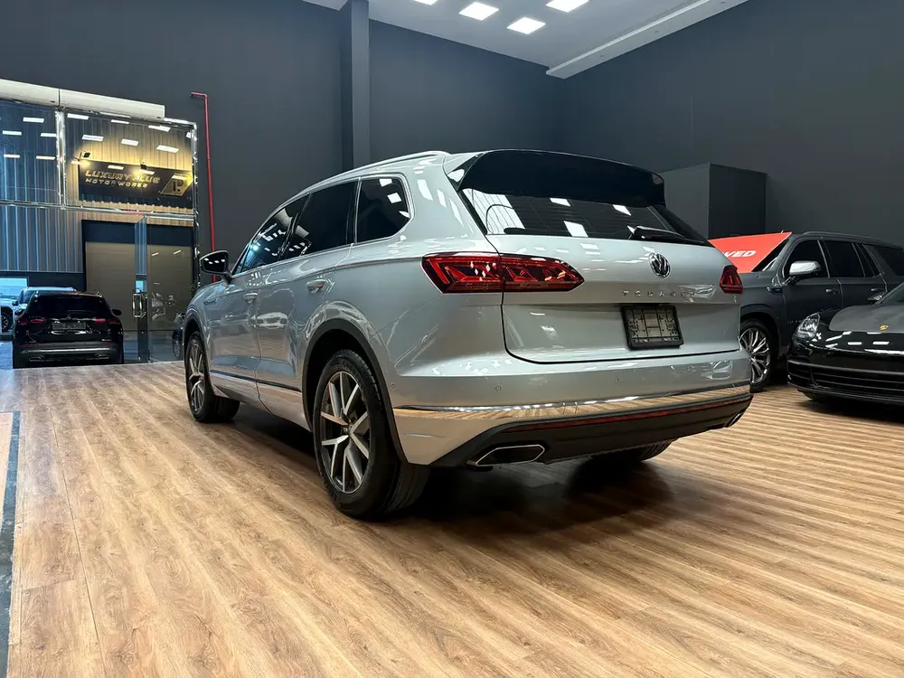 Volkswagen Touareg Highline 2018 - GCC Specs - Excellent Condition - Image 5