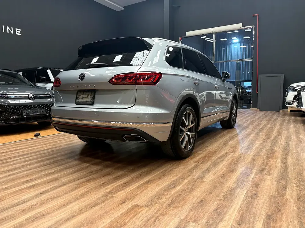 Volkswagen Touareg Highline 2018 - GCC Specs - Excellent Condition - Image 6
