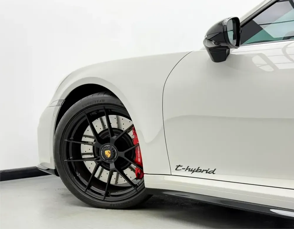 2026 Porsche 911 Carrera GTS ,Porsche Warranty, Excellent Condition ,Full PPF ,GCC - Image 4