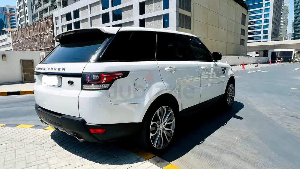 Land Rover Range Rover Sport Supercharged 2015 - GCC Specs - Excellent Condition - Image 5
