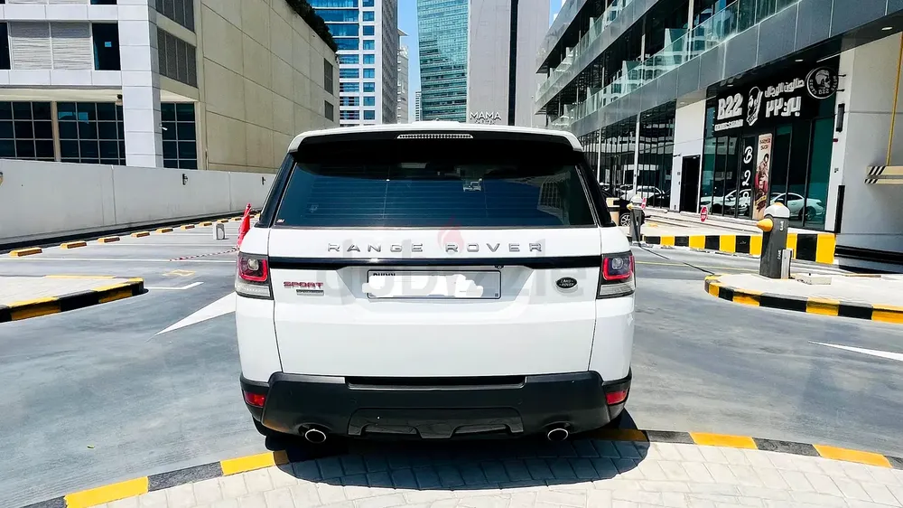 Land Rover Range Rover Sport Supercharged 2015 - GCC Specs - Excellent Condition - Image 7