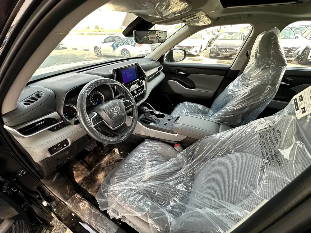 2025
TOYOTA HIGHLANDER HEV GLE-E
 WHITE | FROMAGE - Image 8