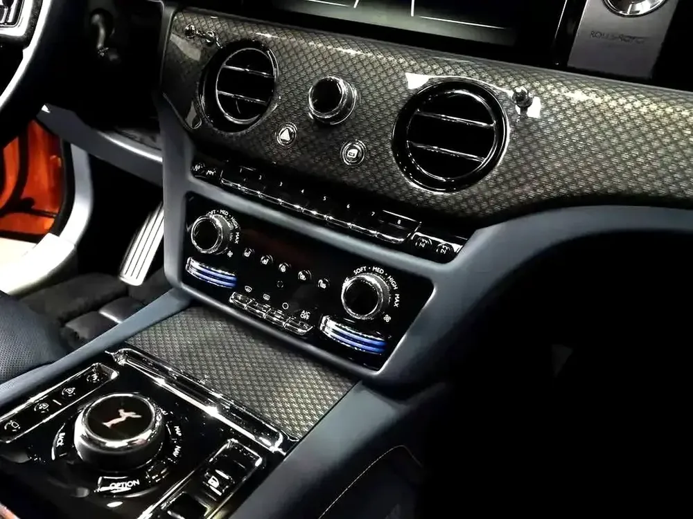 Rolls-Royce Ghost Black Badge - Image 13