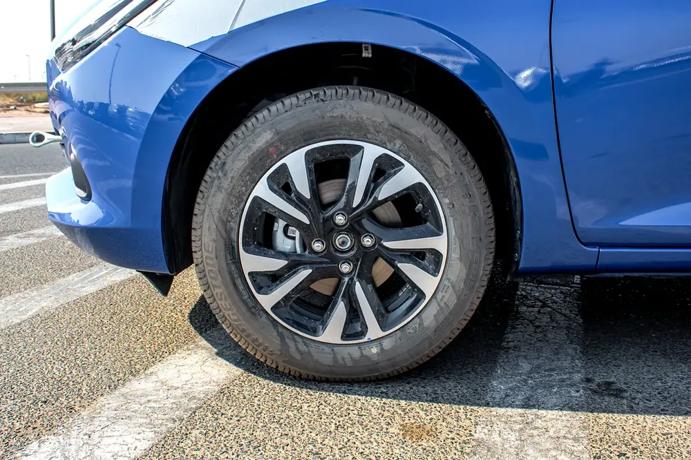 Suzuki Swift GLX, RADAR, DUAL TONE, HIGH OPTION 2026 - Image 17
