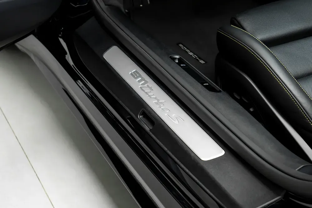 AL NABOODAH WARRANTY - 2023 PORSCHE 911 TURBO S CABRIOLET - SPORT EXHAUST PCCB - FRONT LIFT - Image 18