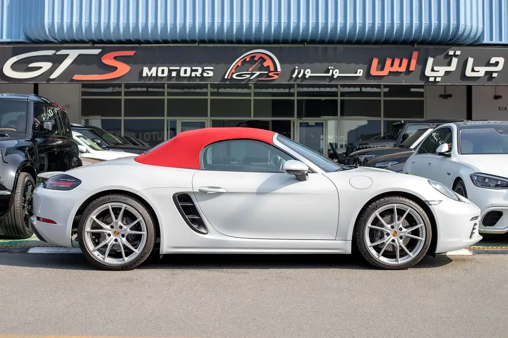 Brand New Porsche 718 Boxster 2024 | GCC |Only 500 KM - Image 10