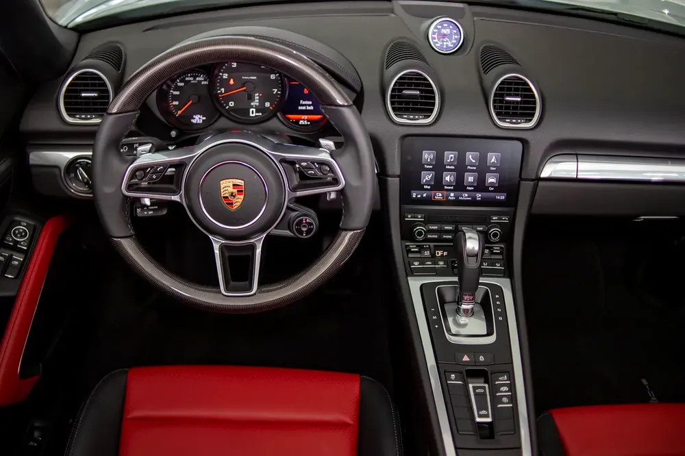 Brand New Porsche 718 Boxster 2024 | GCC |Only 500 KM - Image 14