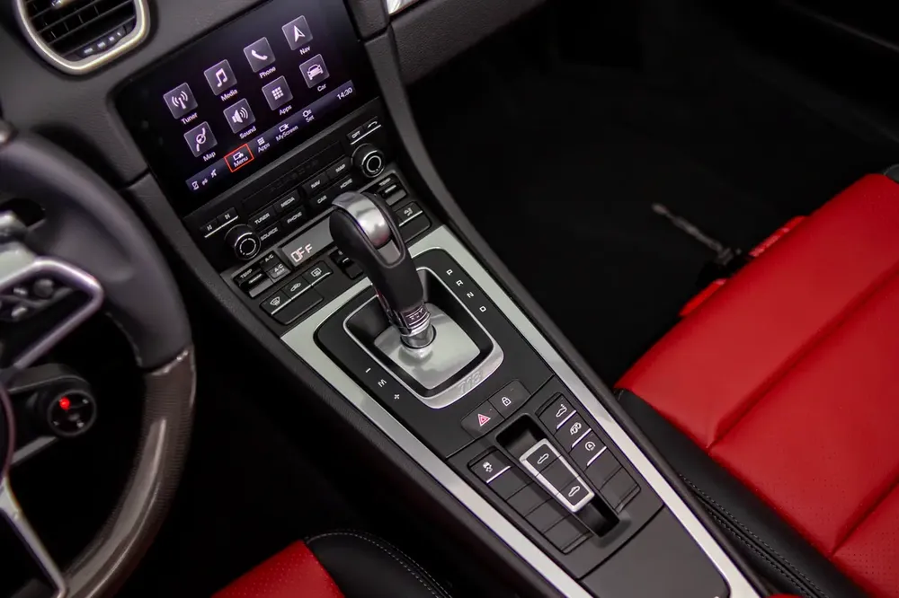 Brand New Porsche 718 Boxster 2024 | GCC |Only 500 KM - Image 15