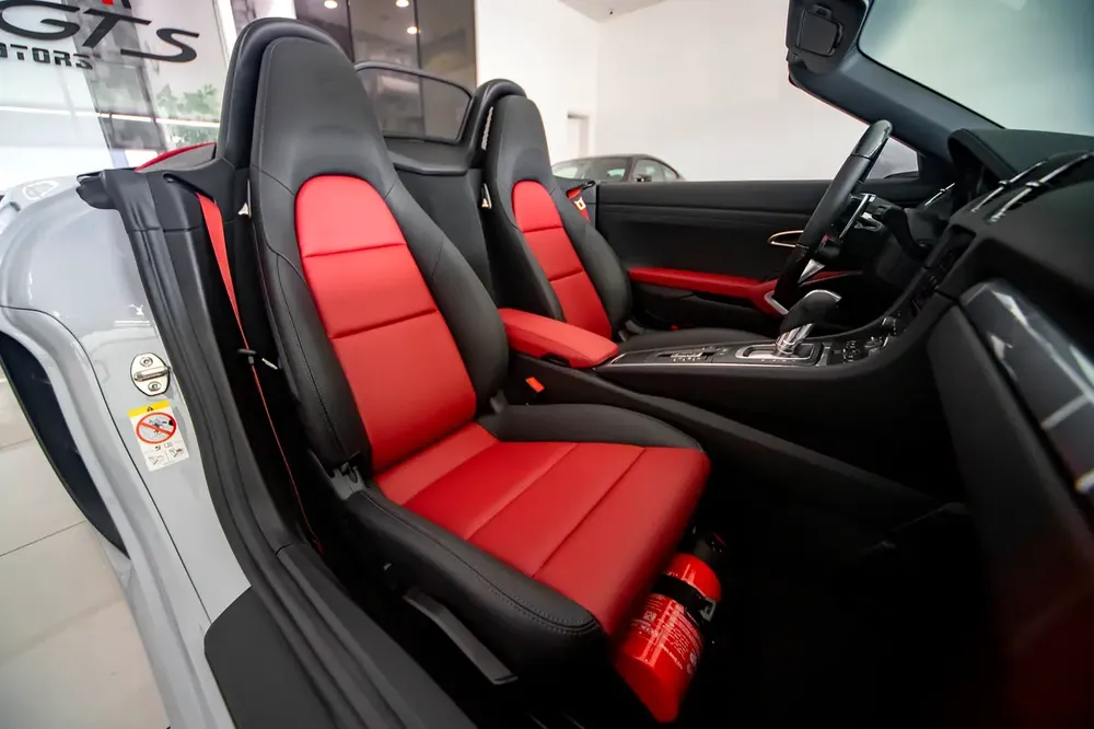 Brand New Porsche 718 Boxster 2024 | GCC |Only 500 KM - Image 17