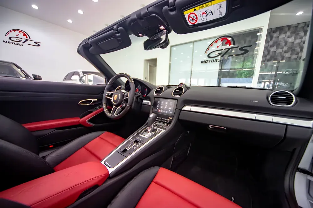 Brand New Porsche 718 Boxster 2024 | GCC |Only 500 KM - Image 19