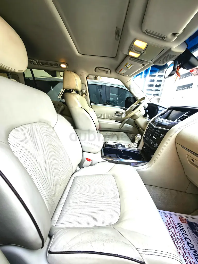 Nissan Patrol LE 2011 | GCC Specs | V8 Engine - Image 4