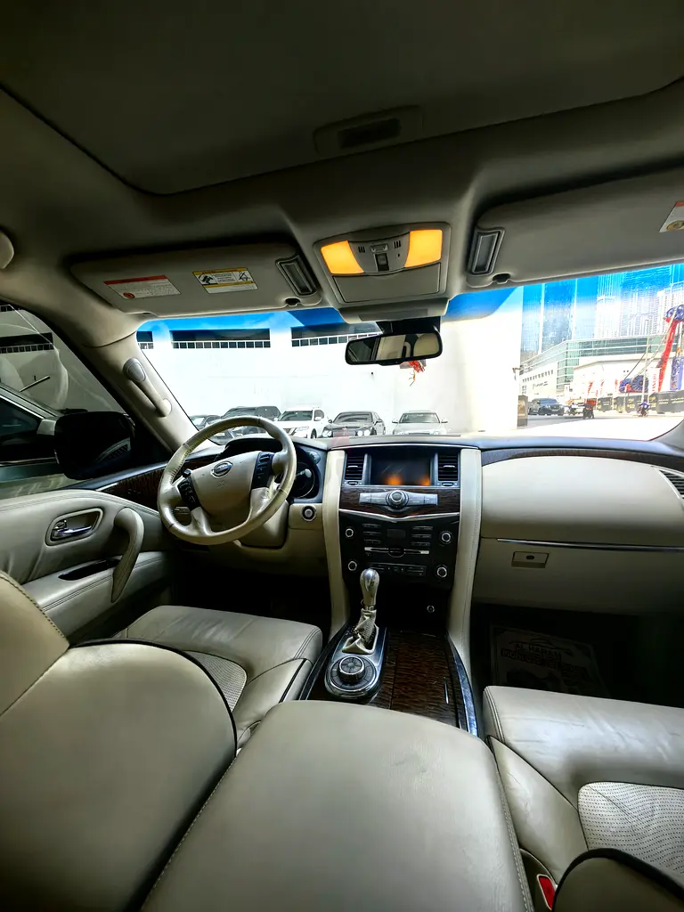Nissan Patrol LE 2011 | GCC Specs | V8 Engine - Image 7
