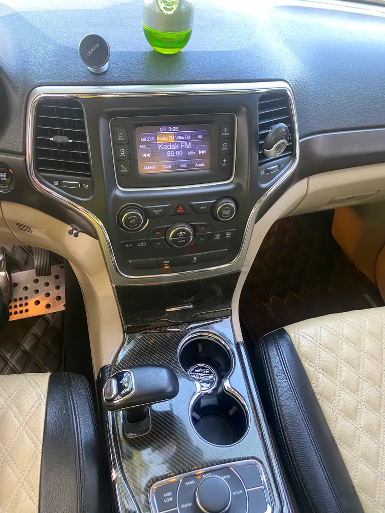 SRT Converted Jeep Grand Cherokee Laredo 2014 GCC Specs (Negotiable) - Image 10