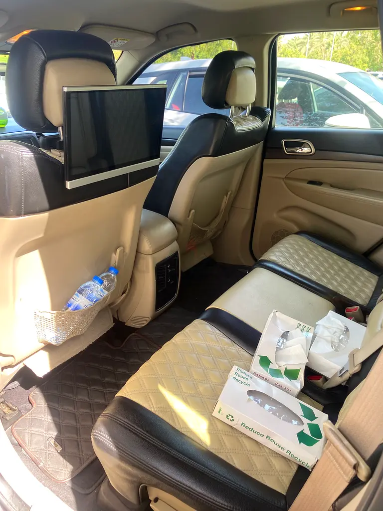 SRT Converted Jeep Grand Cherokee Laredo 2014 GCC Specs (Negotiable) - Image 12