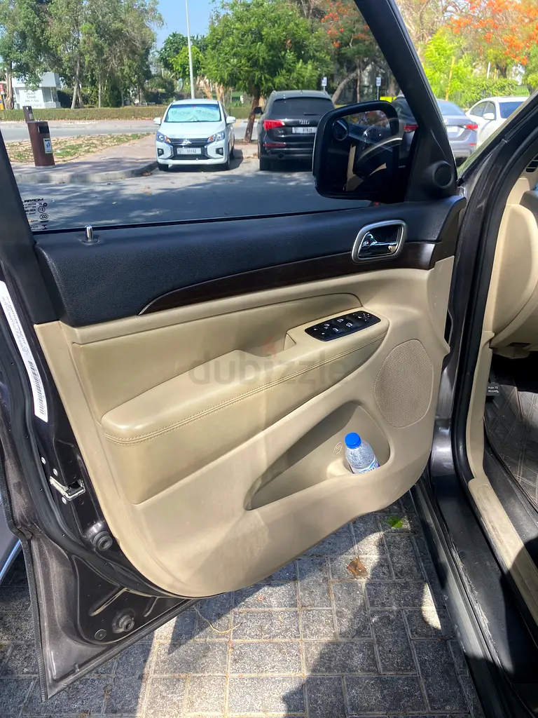 SRT Converted Jeep Grand Cherokee Laredo 2014 GCC Specs (Negotiable) - Image 14