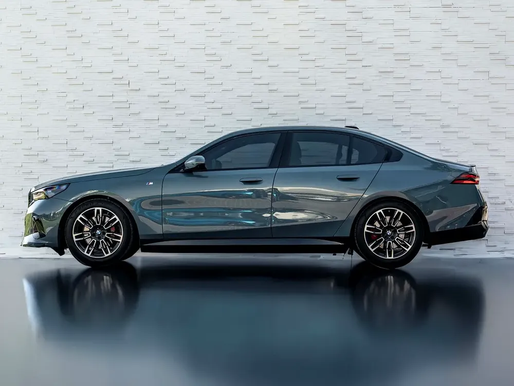 0% DOWN PAYMENT | 🚀FAST-TRACK FINANCING | BMW 520i M-SPORT | JUNE EDITION | WARRANTY for 3,297.00 A - Image 8