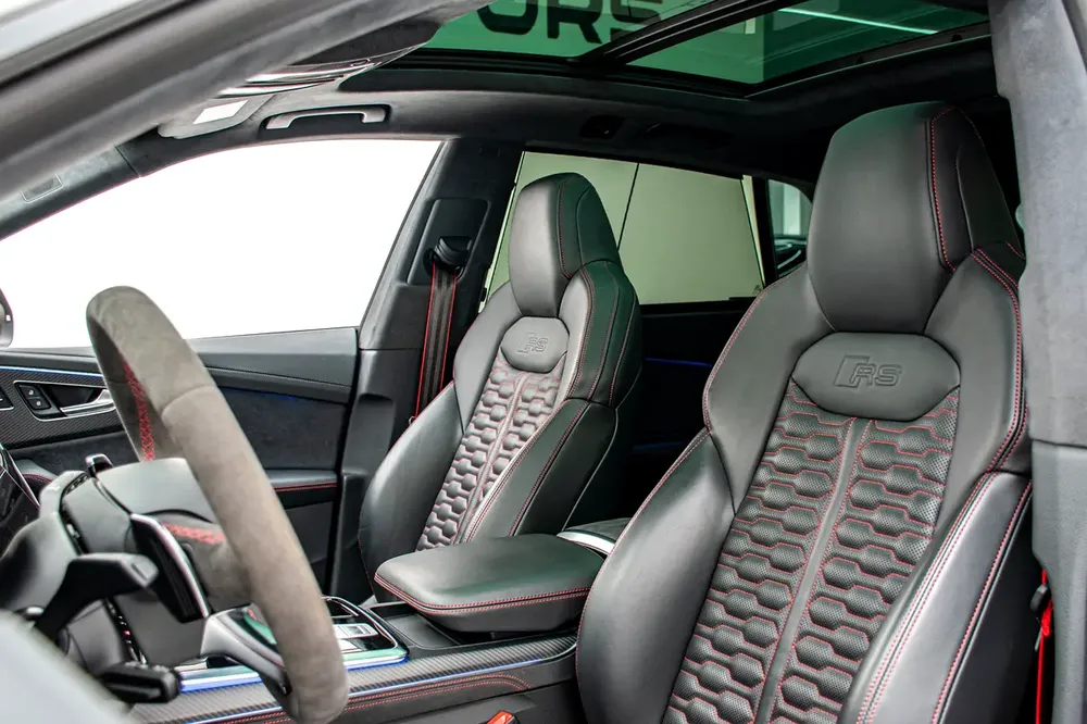RSQ8 I Carbon Interior I Top Conditions - Image 10