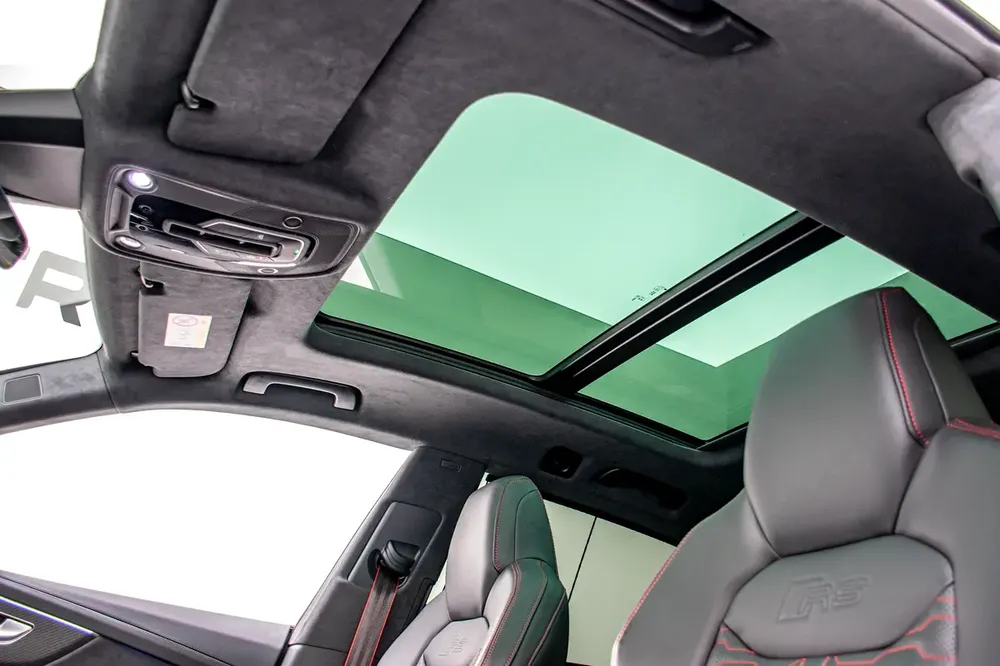 RSQ8 I Carbon Interior I Top Conditions - Image 12