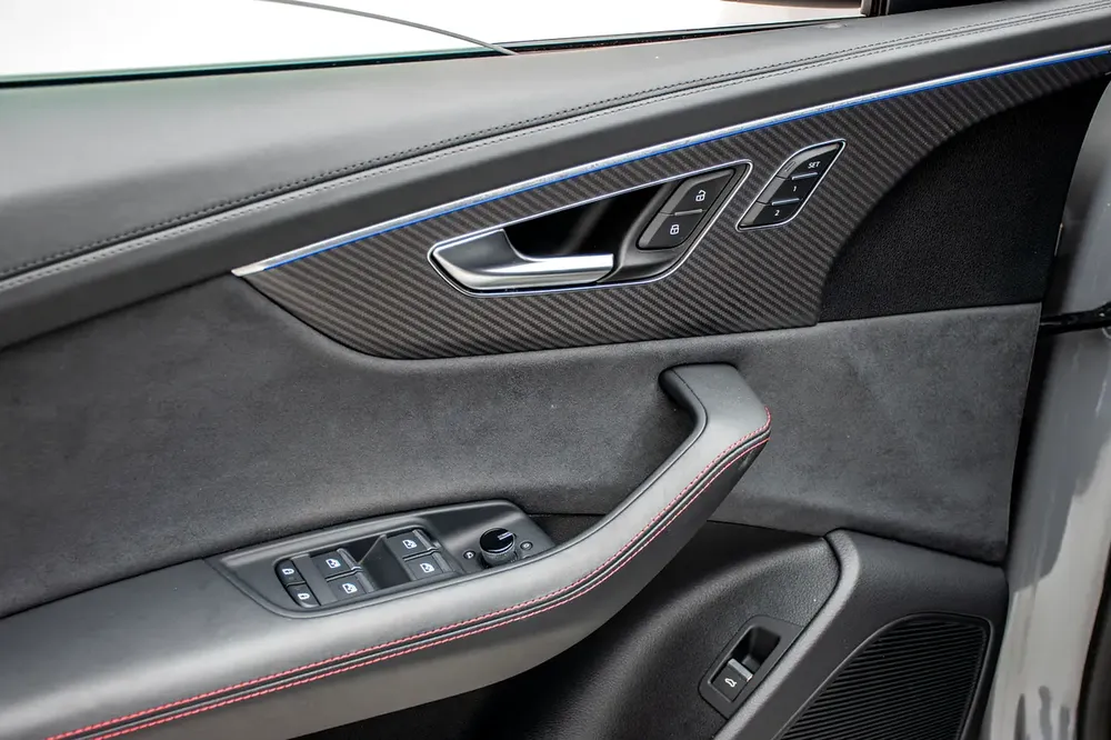 RSQ8 I Carbon Interior I Top Conditions - Image 13