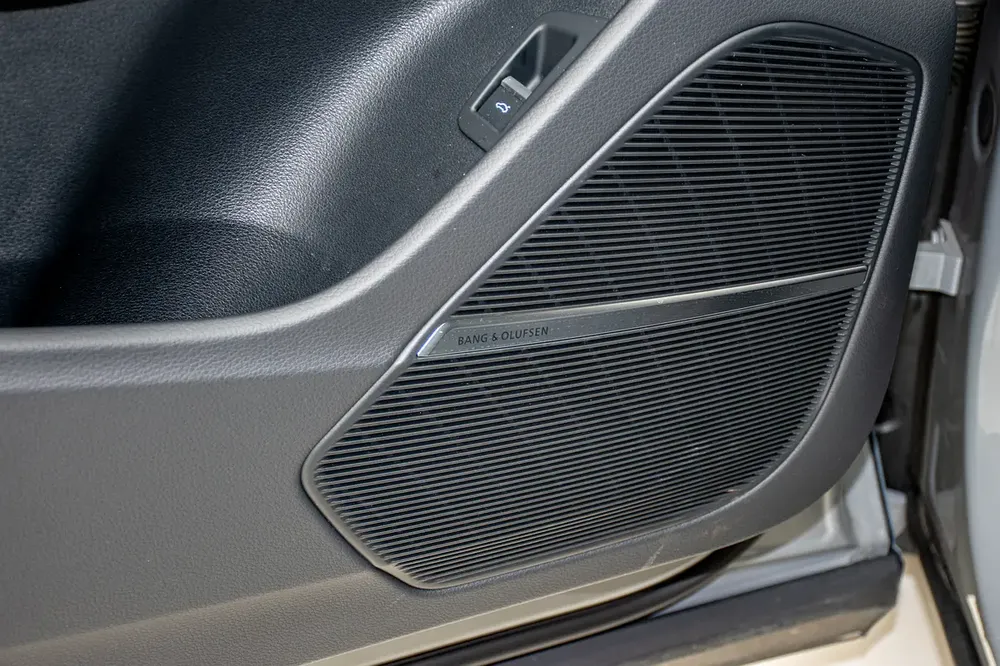 RSQ8 I Carbon Interior I Top Conditions - Image 14