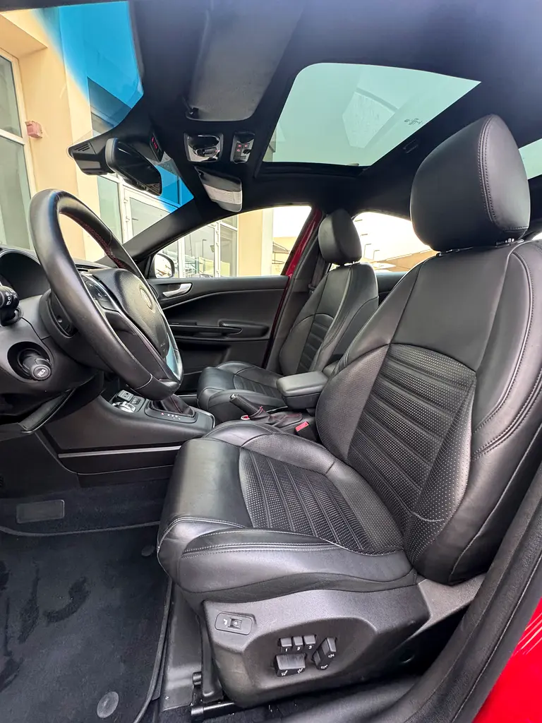 Alfa Romeo Giulietta Veloce 2021 - GCC Specs - Pristine Condition - Image 11
