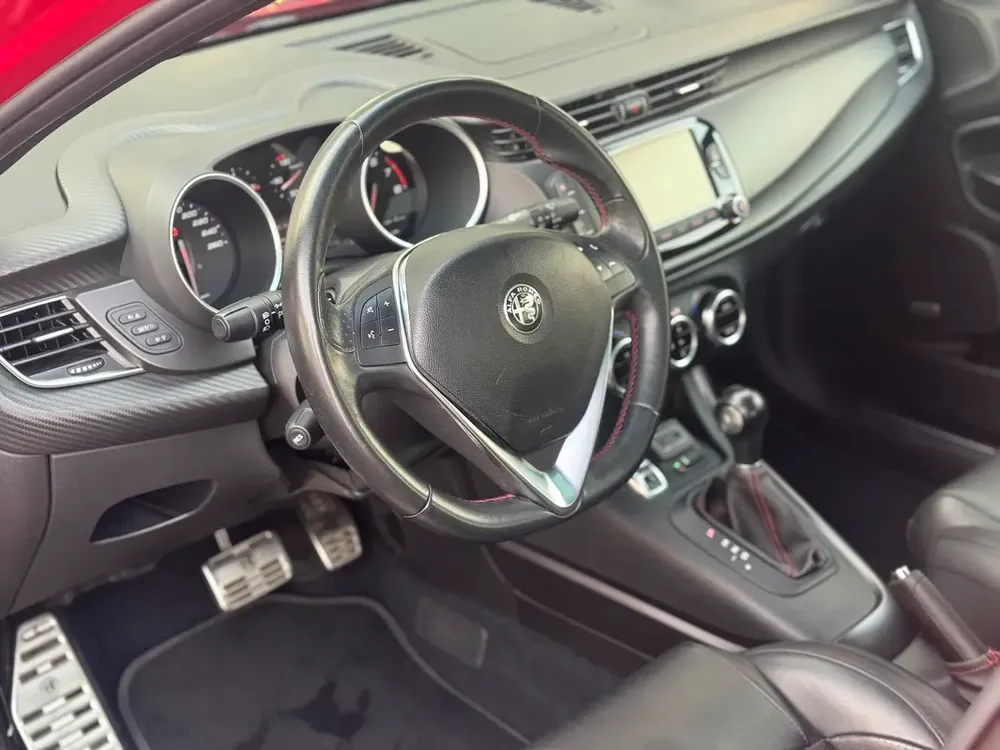 Alfa Romeo Giulietta Veloce 2021 - GCC Specs - Pristine Condition - Image 12