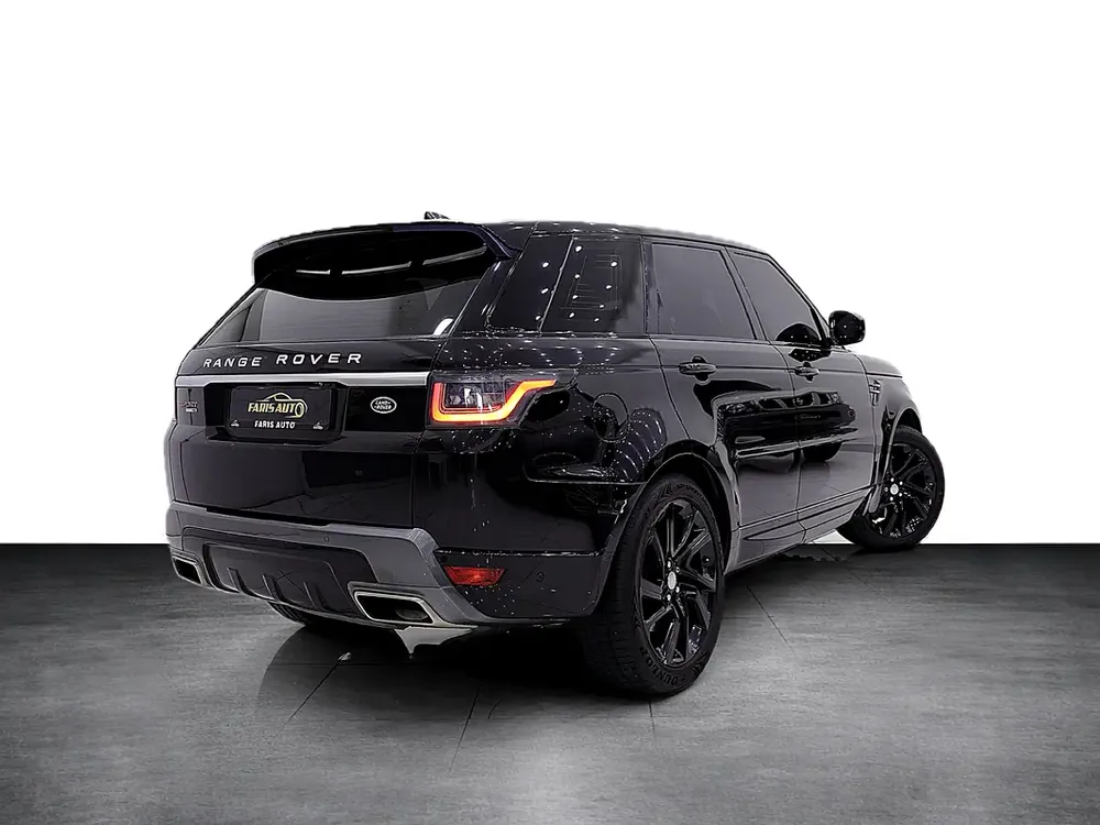 RANGE ROVER SPORT HSE GCC - FULLY LOADED IN PERFECT CONDITION - Image 4