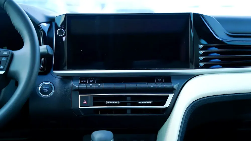 Toyota Camry GLE 2026, GCC Specs - Like New! - Image 10