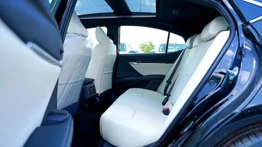 Toyota Camry GLE 2026, GCC Specs - Like New! - Image 18
