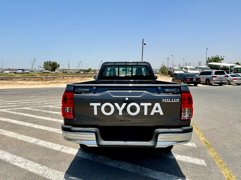 2026 Toyota Hilux Single Cab GL - GCC Specs - Brand New! - Image 4