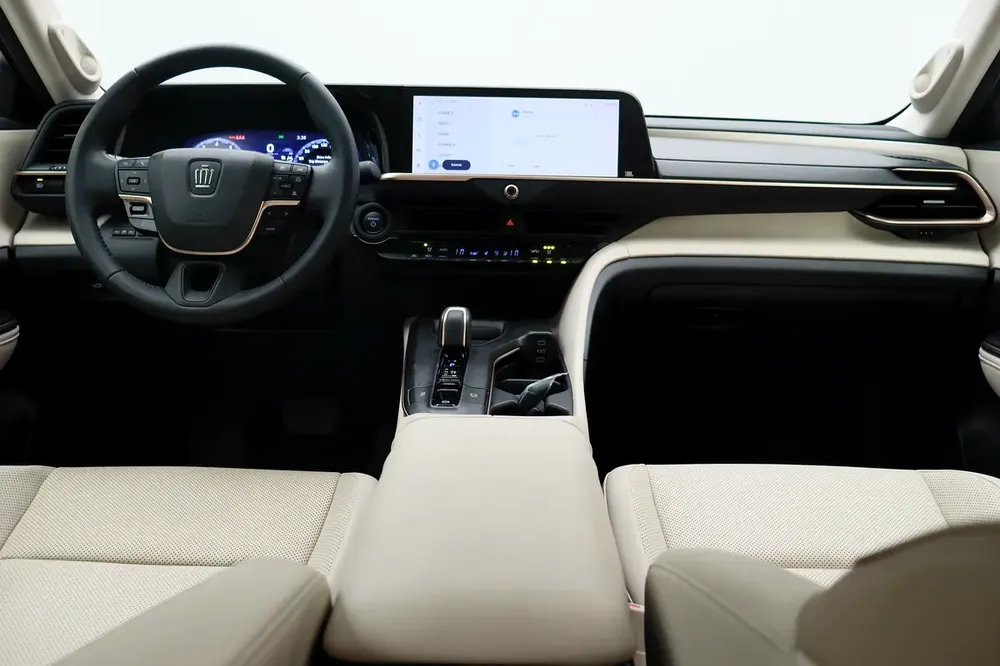 2023 Toyota Crown Platinum - GCC Specs - As New - Image 11