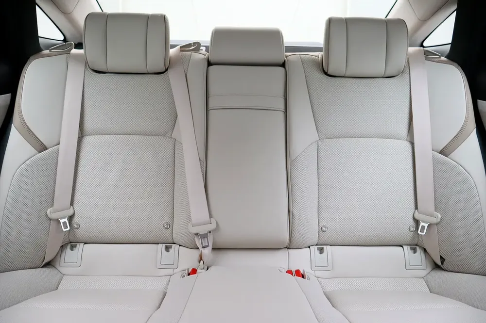 2023 Toyota Crown Platinum - GCC Specs - As New - Image 16