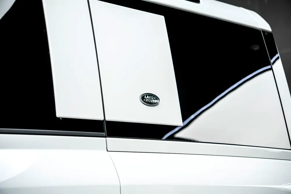 2024 Land Rover Defender P500 V8 - European Specs - GCC Stock New - Image 10