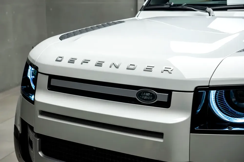 2024 Land Rover Defender P500 V8 - European Specs - GCC Stock New - Image 9