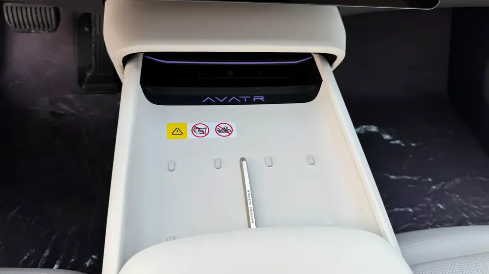 Avatr 06 Ultra REEV Edition 2025 Lavender (Highest Option) - Image 12