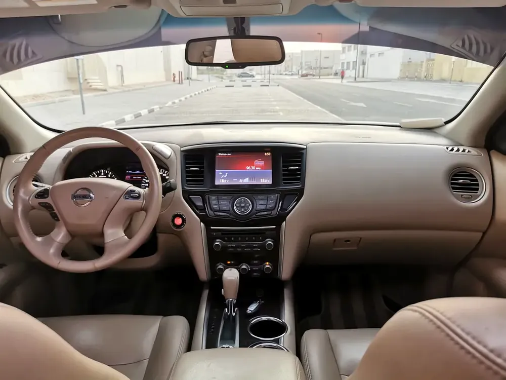 Nissan Pathfinder SV 2015 - GCC Specs - Well Maintained - Image 12