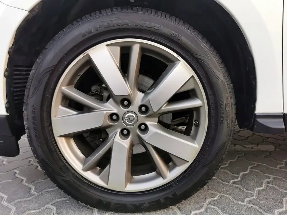 Nissan Pathfinder SV 2015 - GCC Specs - Well Maintained - Image 19